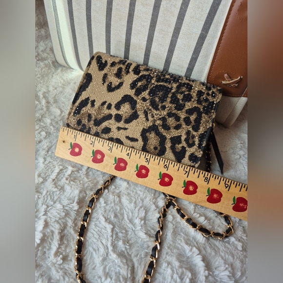 NWT Bebe Animal Print And Sparkle Crossbody Bag, Tetail $79 - Picture 4 of 11